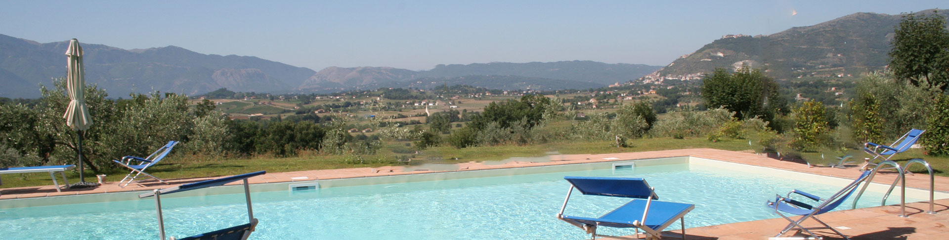 Piscina e giardini